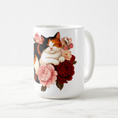 Golden Whiskers: Calico Cat in Rose Reverie Kaffeetasse (VorderseiteRechts)