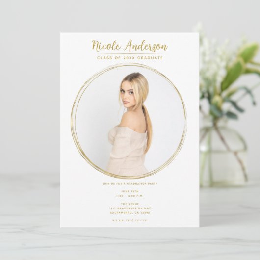 Golden & White Runde Foto Graduation Party Einladung (Stehend Vorderseite)