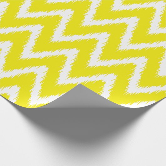 Golden Yellow Asian Moods Ikat Chevrons Geschenkpapier (Ecke)