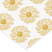Golden Yellow Daisies Print, Daisy Floral Pattern Tischdecke (Schrägansicht)