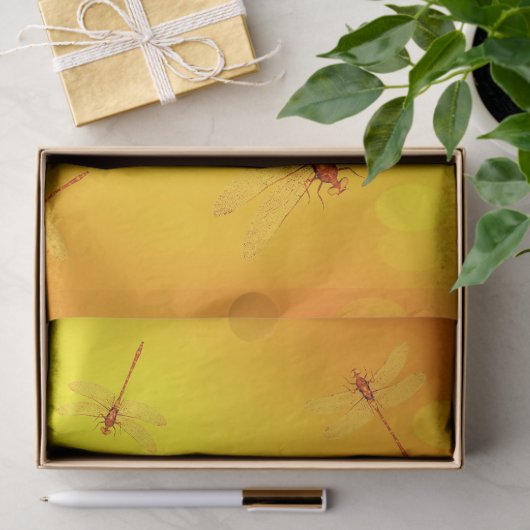 Golden Yellow Dragonflies Flying, Seidenpapier (Geschenk)