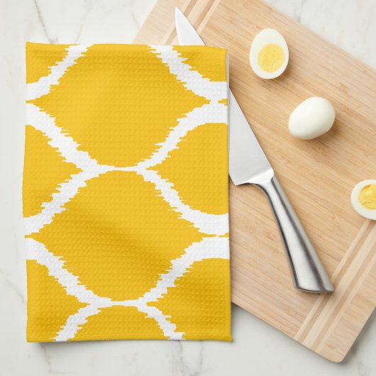 Golden Yellow Geometric Ikat Tribal Print Pattern Geschirrtuch (Viertel Falte)