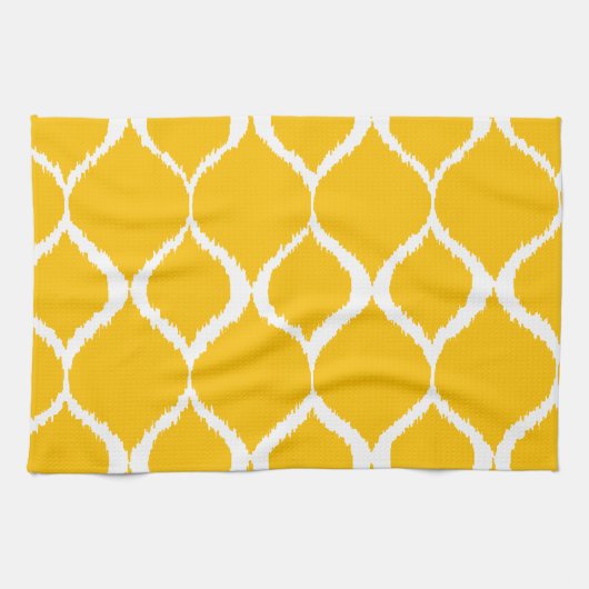 Golden Yellow Geometric Ikat Tribal Print Pattern Geschirrtuch (Horizontal)