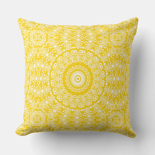 Golden Yellow Mandala Pattern Kissen (Vorderseite)