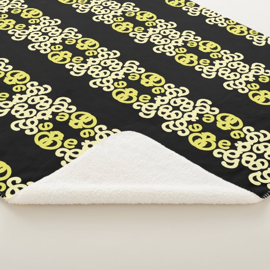 Golden Yellow Ornamental Stripe Seamless Pattern Sherpadecke (3/4)