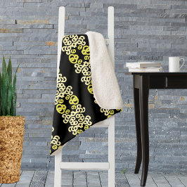 Golden Yellow Ornamental Stripe Seamless Pattern Sherpadecke