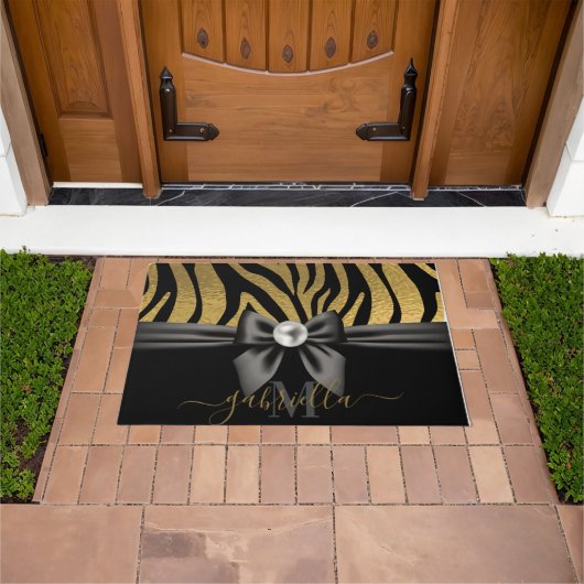 Golden Zebra Print and Bow Fußmatte (Außenbereich)