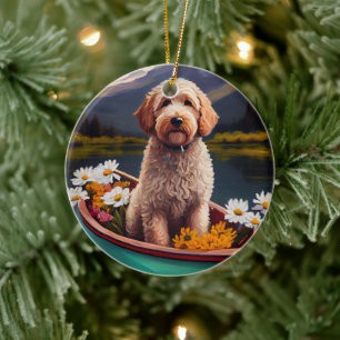Goldendoodle auf dem Paddle: Ein Landschaftliches  Keramik Ornament