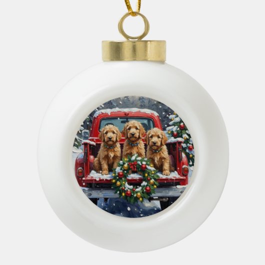 Goldendoodle Christmas Red Truck Holiday Keramik Kugel-Ornament (Vorderseite)