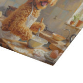 Goldendoodle Cooking in Kitchen Schneidebrett (Ecke)