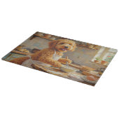 Goldendoodle Cooking in Kitchen Schneidebrett (Ecke)