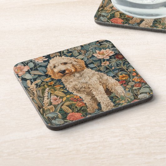 Goldendoodle Dog im William Morris Style Garden Getränkeuntersetzer (Linke Seite)