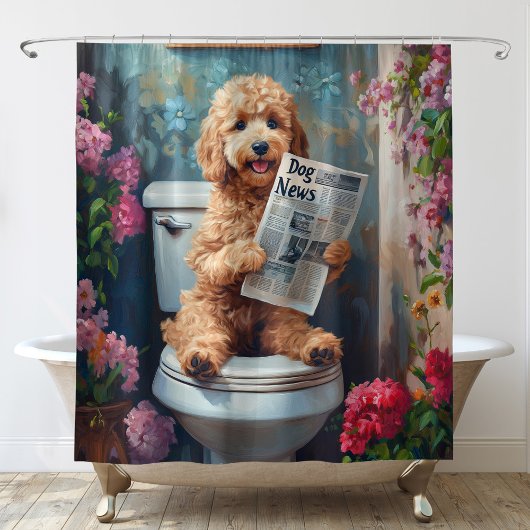 Goldendoodle Hund auf der Toilette Sonnenbad Duschvorhang
