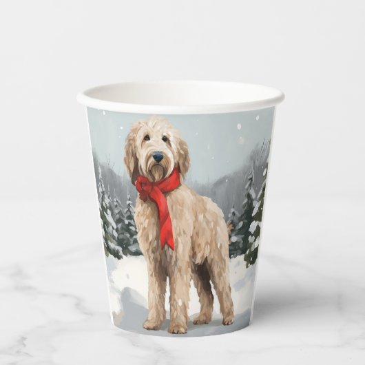 Goldendoodle Hund im Schnee Weihnachten Pappbecher (Vorderseite)