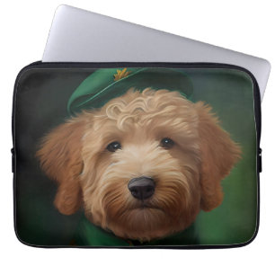 Goldendoodle Hund in St. Patrick's Day Dress Laptopschutzhülle