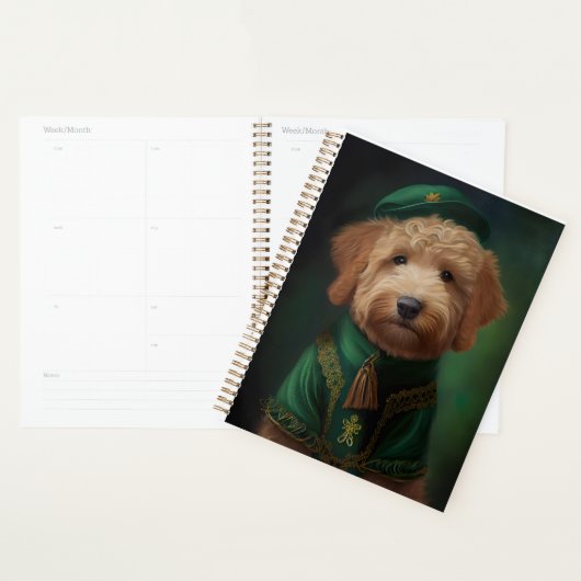 Goldendoodle Hund in St. Patrick's Day Dress Planer (Anzeige)