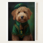 Goldendoodle Hund in St. Patrick's Day Dress Planer (Rückseite)