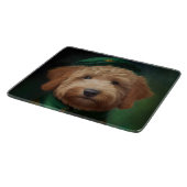 Goldendoodle Hund in St. Patrick's Day Dress Schneidebrett (Ecke)