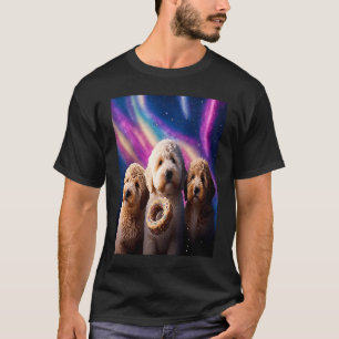 Goldendoodle im Weltraum mit Donuts Süße Doodle-Ju T-Shirt