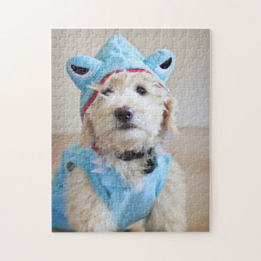 Goldendoodle in Haikostüm Puzzle (Vertikal)