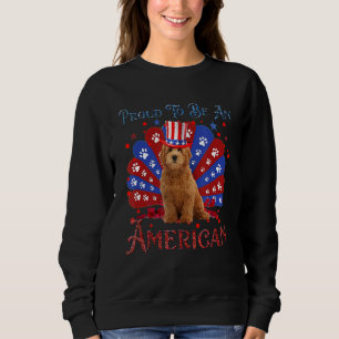 Goldendoodle ist stolz, eine amerikanische Flagge Sweatshirt