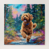 Goldendoodle läuft im Wald Puzzle (Vertikal)