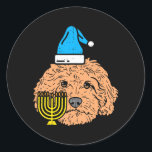 Goldendoodle Menorah Jüdischer Tierhund Runder Aufkleber<br><div class="desc">Goldendoodle Menorah Jüdischer Tierhund</div>