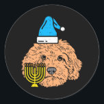 Goldendoodle Menorah Jüdischer Tierhund Runder Aufkleber<br><div class="desc">Goldendoodle Menorah Jüdischer Tierhund</div>