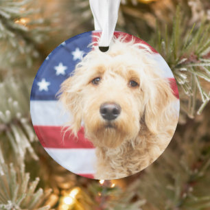 Goldendoodle mit amerikanischer Flagge Ornament