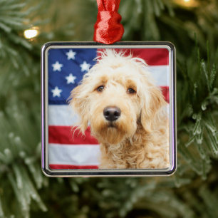 Goldendoodle mit amerikanischer Flagge Ornament Aus Metall
