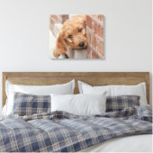 Goldendoodle Puppy Peeking Leinwanddruck (Insitu (Schlafzimmer))