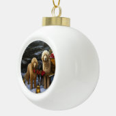 Goldendoodle Snowy Sleigh Weihnachtsdekor Keramik Kugel-Ornament (Rechts)