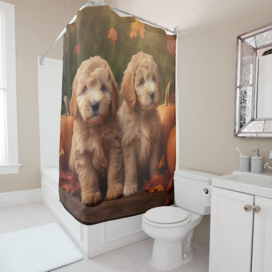 Goldendoodle Welpe Herbst Kürbis Duschvorhang (Beispiel)
