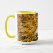 Goldendoodle Welpe in Herbstlauben Tasse (Links)
