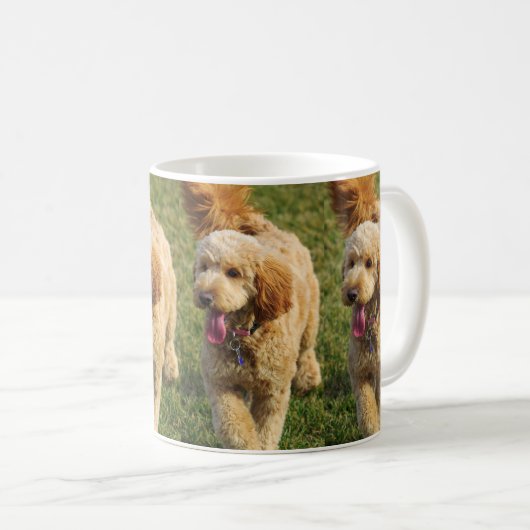 Goldendoodle-Welpe Kaffeetasse (VorderseiteRechts)