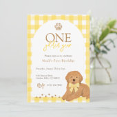 Goldendoodle Yellow Gingham First Birthday Einladung (Stehend Vorderseite)