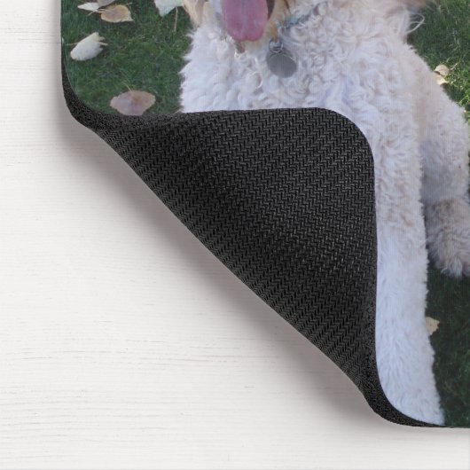 GoldenDoodles im Herbstlaub Mousepad (Ecke)