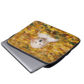 Goldendoodolle Welpe in Herbstlauben Laptopschutzhülle (Vorne Knopf)