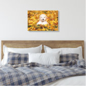 Goldendoodolle Welpe in Herbstlauben Leinwanddruck (Insitu (Schlafzimmer))