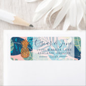 Goldene Ananas Sommertropische Blätter Ansprache (Insitu)