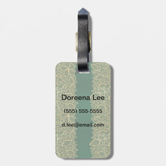 Goldene Blatspitze auf grünem Hintergrund Gepäckanhänger (Rückseite vertikal)