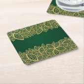 Goldene Blatspitze auf grünem Hintergrund Rechteckiger Pappuntersetzer (angewinkelt)
