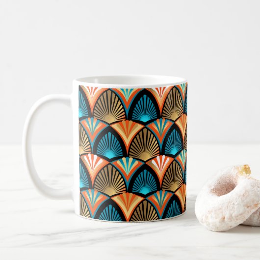 Goldene Blätter aus geometrischen Palmen im Art Dé Kaffeetasse (Mit Donut)