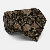 Goldene Blätter über schwarzem Hintergrund Elegant Krawatte (Gerollt)