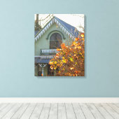 Goldene Blätter und Lebkuchen - Martha's Vineyard Leinwanddruck (Insitu (Holzboden))