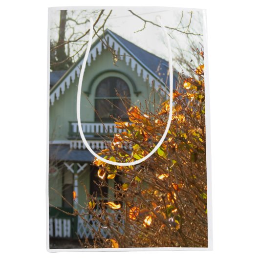 Goldene Blätter und Lebkuchen - Martha's Vineyard Mittlere Geschenktüte (Vorderseite)