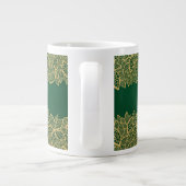 Goldene Blattspitze auf grünem Hintergrund Jumbo-Tasse (Rückseite)