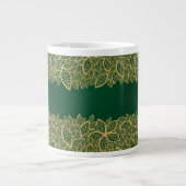 Goldene Blattspitze auf grünem Hintergrund Jumbo-Tasse (Vorderseite)