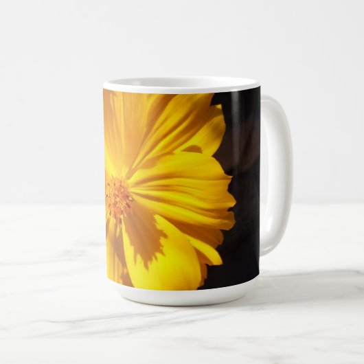 Goldene Blume Makrofotografie Kaffeetasse (VorderseiteRechts)