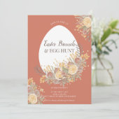 Goldene, blumenfarbene Osterfeierjagd Einladung (Stehend Vorderseite)